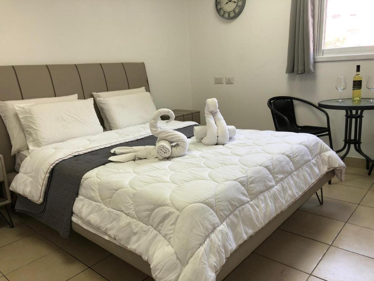 Hotel Room Service Bat Yam Exterior foto