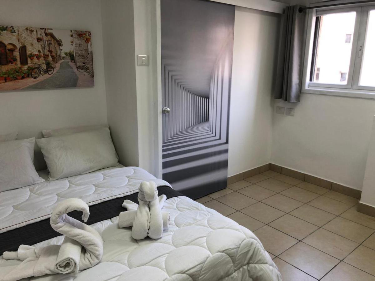 Hotel Room Service Bat Yam Exterior foto