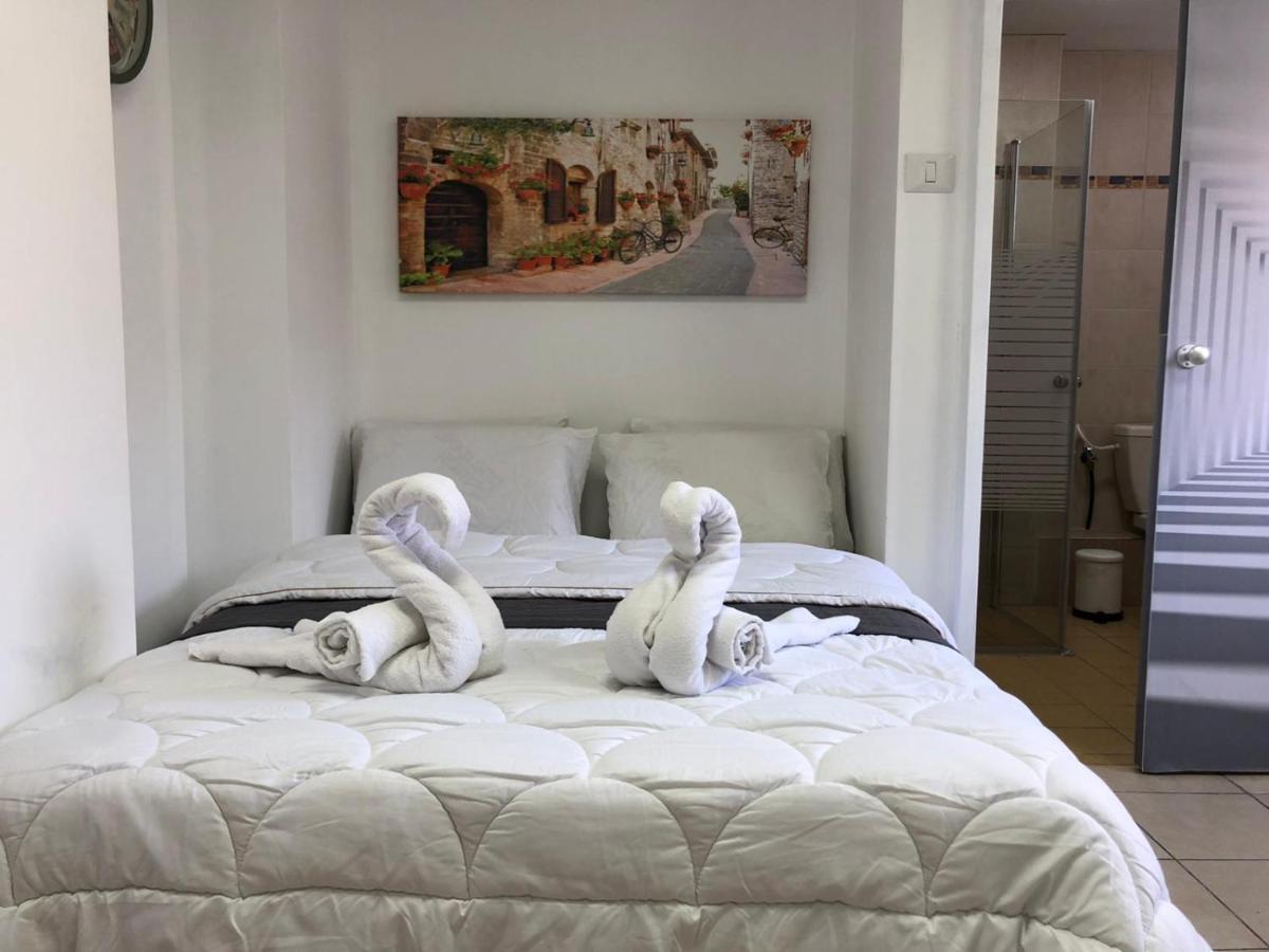 Hotel Room Service Bat Yam Exterior foto