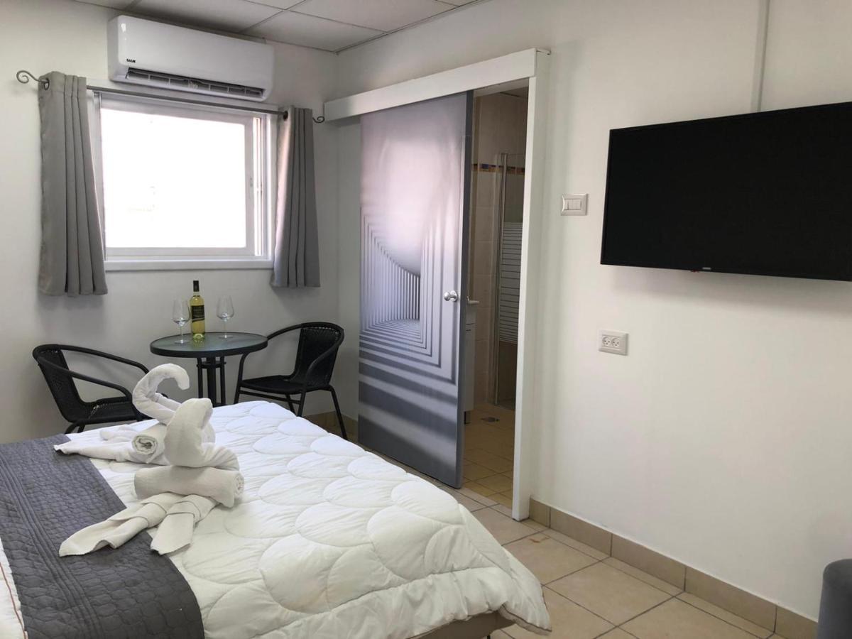Hotel Room Service Bat Yam Exterior foto