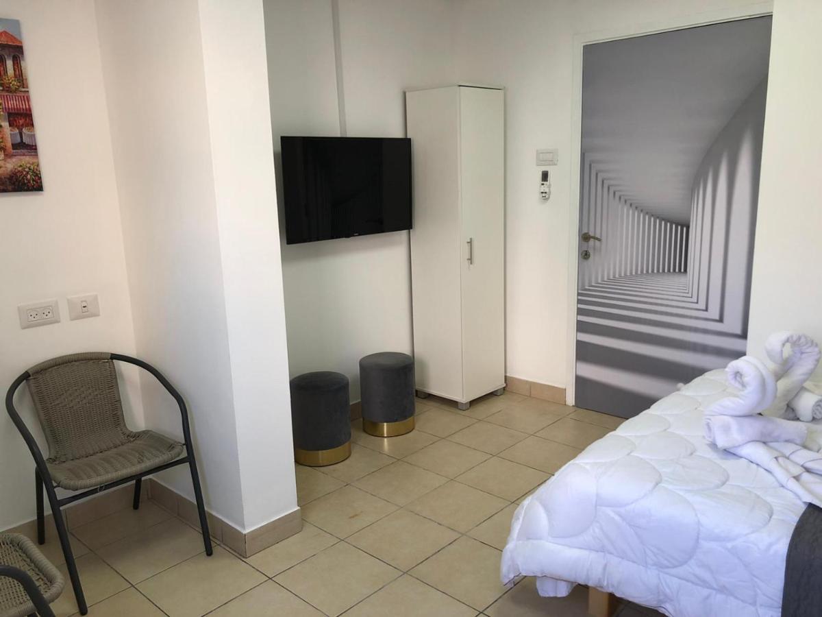 Hotel Room Service Bat Yam Exterior foto