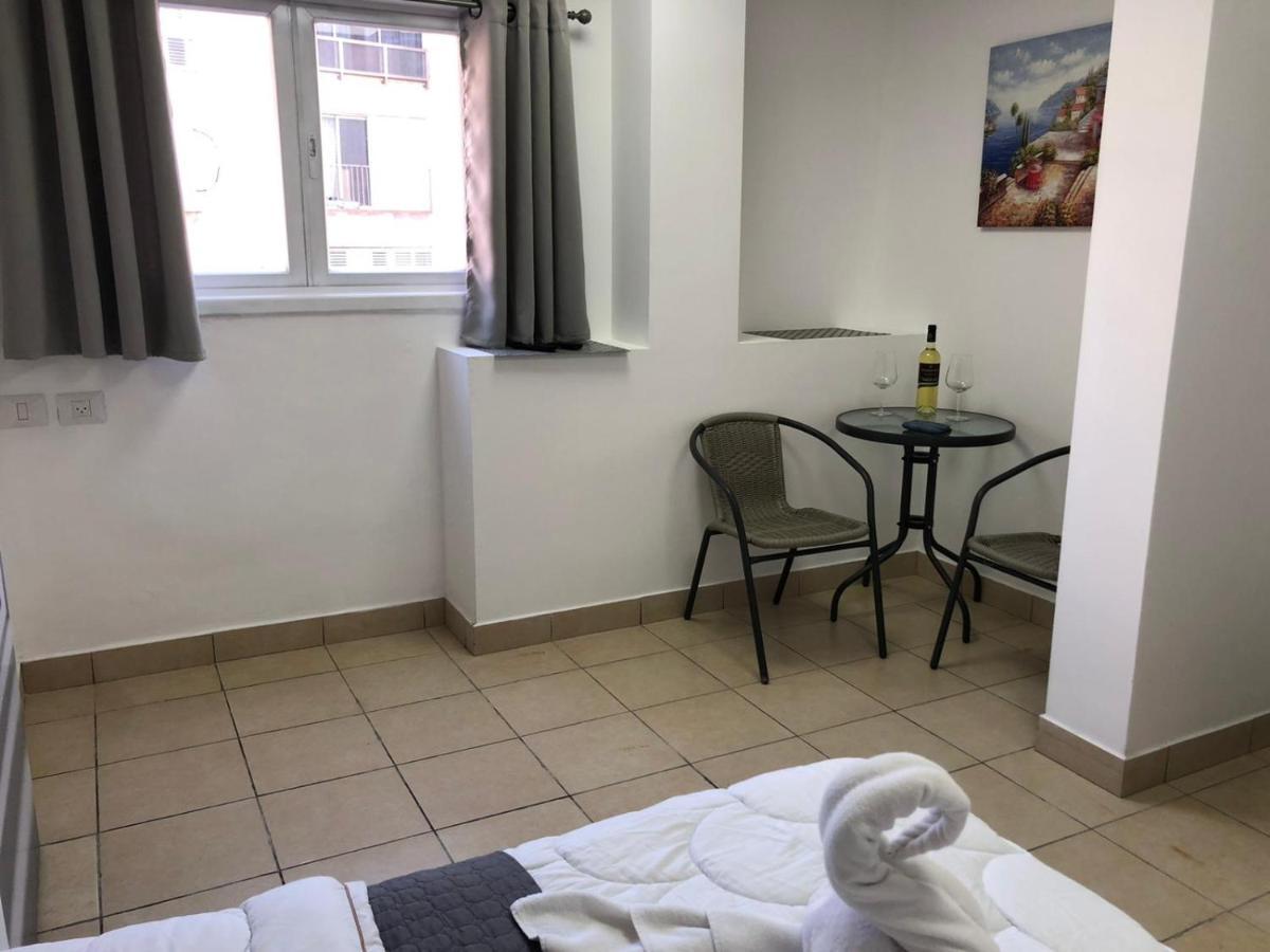 Hotel Room Service Bat Yam Exterior foto