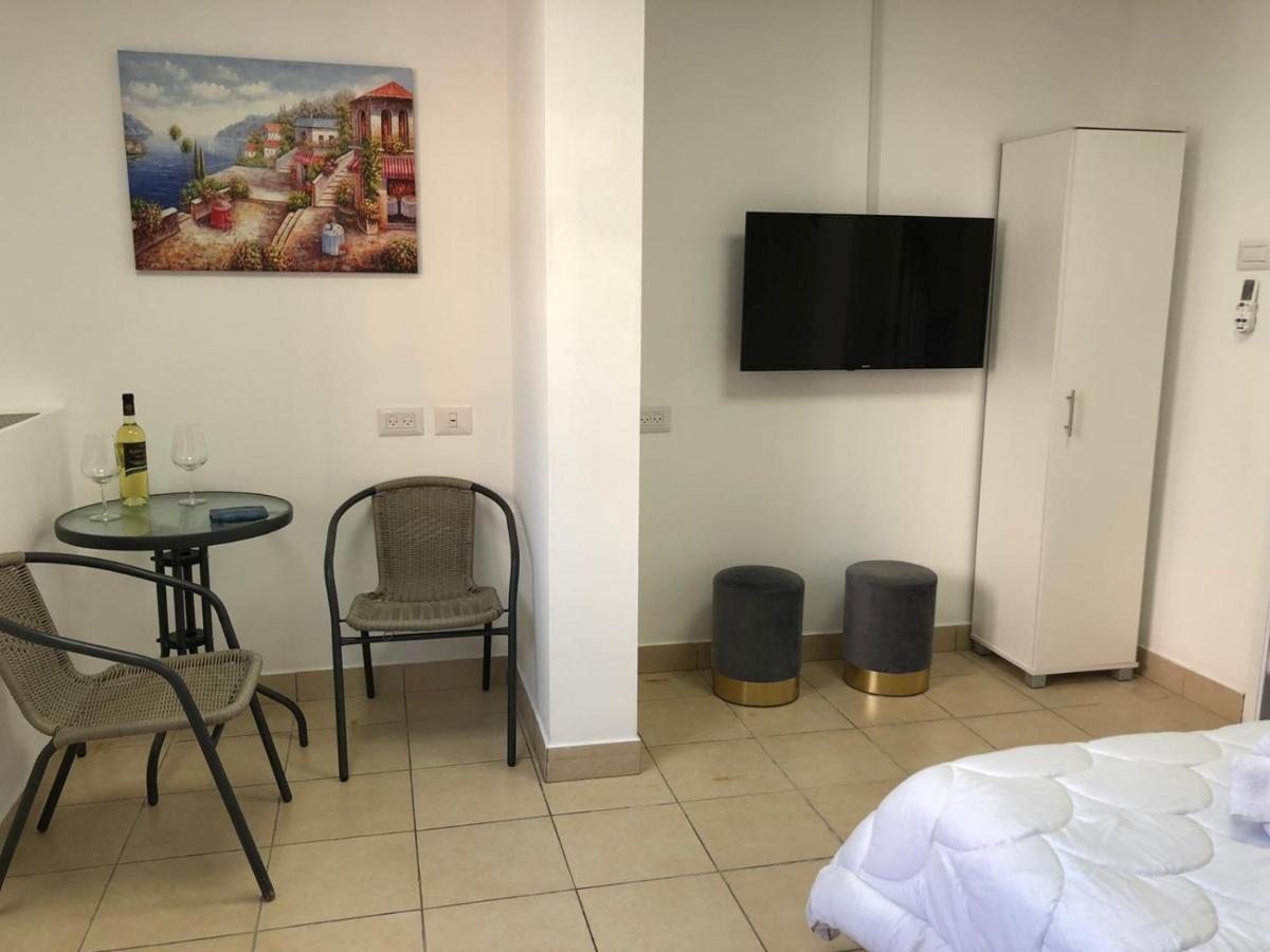 Hotel Room Service Bat Yam Exterior foto